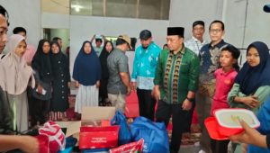 Wabup Siak Husni Merza Kunjungi Korban Kebakaran di Kampung Tengah, Berikan Bantuan Darurat