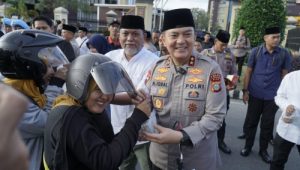 Sinergi Kepolisian dan Insan Pers, Kapolda Riau Gelar Pembagian Takjil dan Buka Bersama