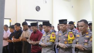 Peringati Bulan Suci Ramadhan 1446 H, Polres Bengkalis Laksanakan Sholat Ghoib Berjamaah di Mushola Al-Baqi