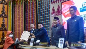 Terhadap LKPJ 2024, Bupati Bengkalis Dengarkan Pandangan Umum Fraksi dan Beri Jawaban