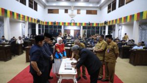 DPRD Rohul Sahkan APBD-P 2025 Rp 2,05 Triliun: Fokus Percepatan Pembangunan dan Pelayanan Publik