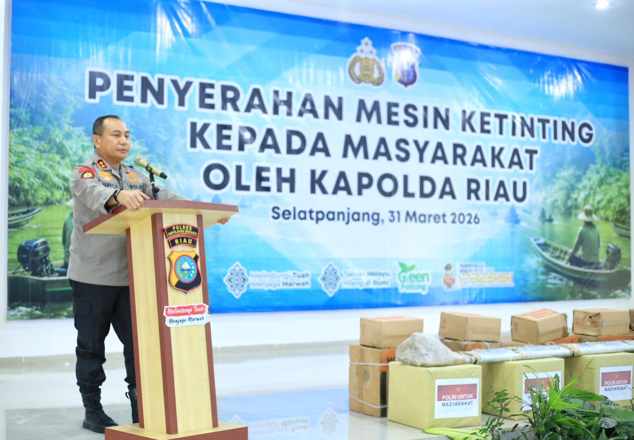 Kapolda Riau Salurkan Mesin Ketinting