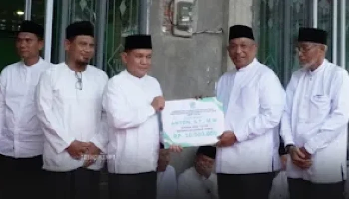 Safari Ramadan di Bangun Purba, Bupati Rohul Serap Aspirasi Warga dan Salurkan Bantuan