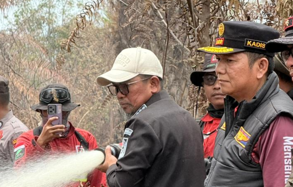 Bupati Zukri Tinjau Karhutla Pelalawan, 600 Hektare Lahan Terbakar Jadi Sorotan Serius