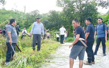 Wakil Bupati Nias Selatan Ikut Gotong Royong Bersama Masyarakat Kecamatan Onolalu 