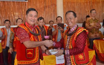 Bupati Nias Selatan Sokhiatulo Laia Hadiri Perayaan HUT Pertama Orahua Hada Hilisimaetano yang Berdomisili di Teluk Dalam (OH2T)
