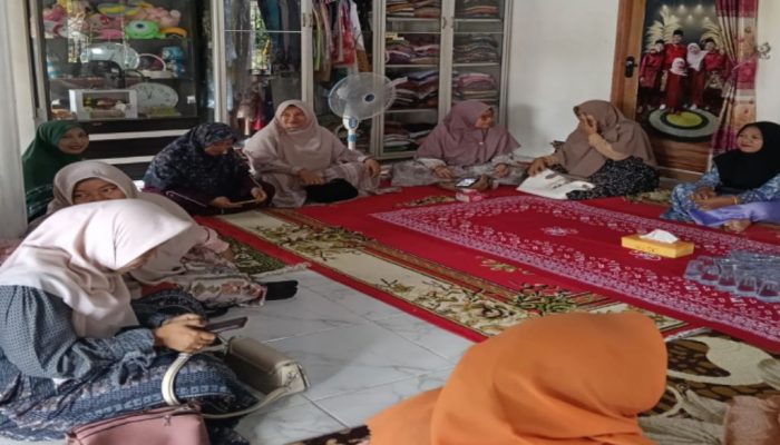 Takziah Bersama MTs YPPI Bengkalis, Solidaritas Guru Menguatkan Keluarga yang Berduka