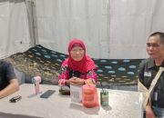 Batik Rokan Hilir Laris Manis di Festival Bakar Tongkang 2026, Stand Miskiah Diserbu Pengunjung