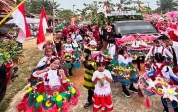 Mobil Hias “MBG” Jadi Sorotan Pawai Kemerdekaan Bukit Subur