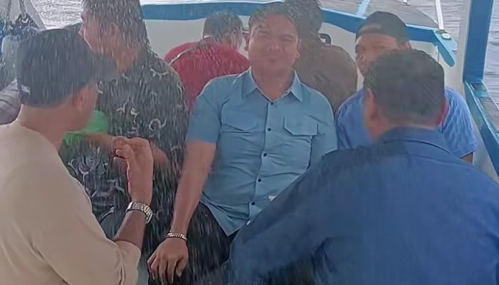 Diterjang Badai Empat Jam, Wabup Nias Selatan Tiba di Simuk Dampingi Tim PLN Enjiniring